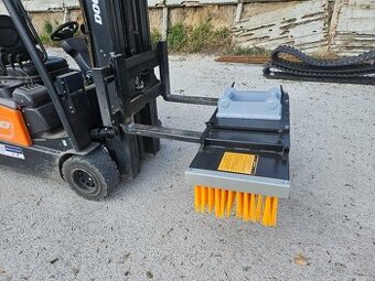 Pevný smeták pro bagr, 12 kartáčů, 1800mm