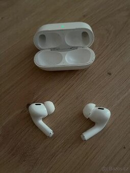 Apple AirPods Pro (2. generace) s MagSafe pouzdrem (USB-C)