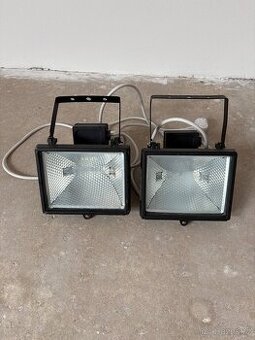 Halogenové světla.