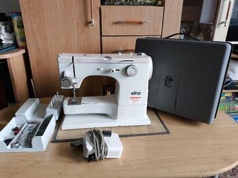 Elektrický šicí stroj kufříkový