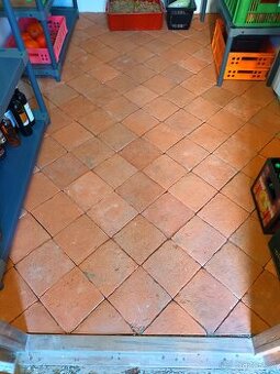 Prodám historickou půdní dlažbu tzv. " půdovku"