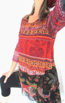 Nová barevná vzorovaná tunika Desigual