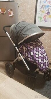 Sportovní kočárek s nanožníkem