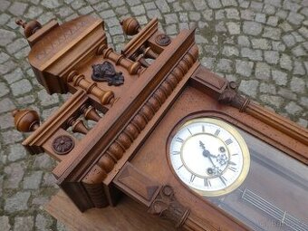 Staré pendlové  hodiny Gustav Becker