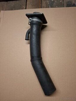 Hadice na benzín Škoda 100 a 110r model 1972 nižší hrdlo