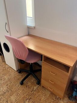 Psací stůl se židlí