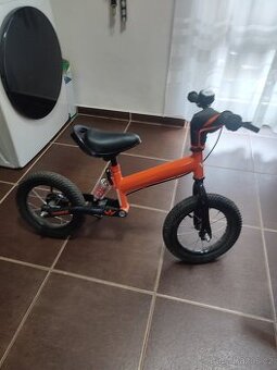 Dětské odrážedlo s odpružením a brzdou