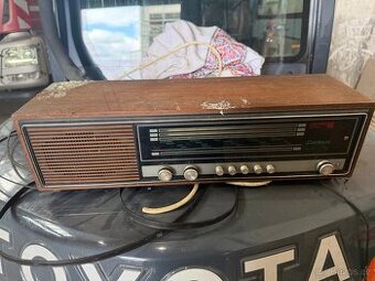 Retro radio