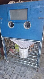 Mobilní pískovací box 768l rozkládací.