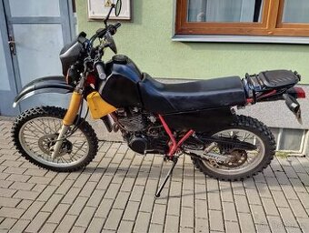 Motorka Jamaha XT 350 Enduro