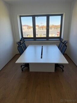 Kancelářský stůl a židle