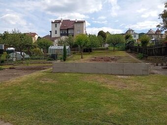 ZAHRADA S GARÁŽÍ TRMICE U ÚSTÍ NAD LABEM