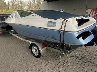 Bayliner Capri 1851 s prívesom a motorovým člnom