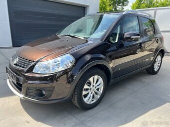 SUZUKI SX4 1,6i 88KW 1.MAJITEL 35000KM NAVIG.TAŽNÉ VYHŘ.SED.