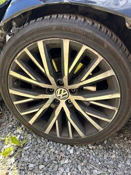 Alukola VW 18 235/40/ZR18 celoroční