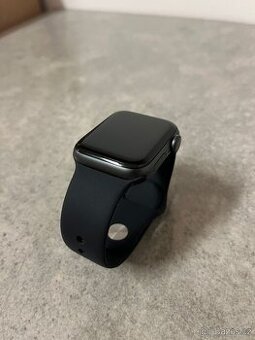 Apple Watch SE 40mm black - TOP cena