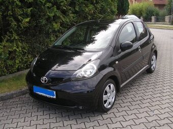 Toyota Aygo 1.0i, 50 kW, 5 dveří, klima