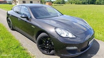 Porsche Panamera 4,8 S 400koní,Vzduch,pohon 4x4,PDK Chrono