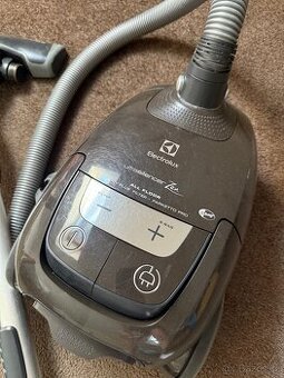 Vysavač Electrolux ultrasíwncer Zen