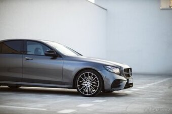 Mercedes Benz E43 AMG biturbo 2017