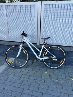 Trekové dámské jízdní kolo Specialized Ariel vel. M
