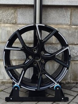 Originální alu disk Audi RS3 19" 8Y