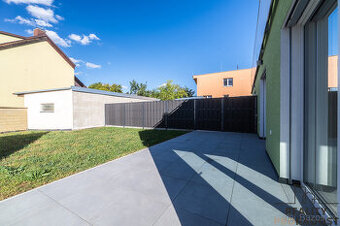 Prodej novostavby bytu 4+kk, 90 m², vlastní zahrada 211 m²,