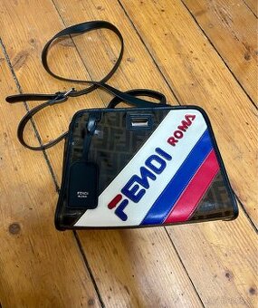 FENDI x Fila kabelka, limitovaná edice 2018/19