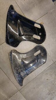 Kryty motoru kývačka