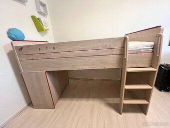 Dětská vyvýšená postel se skříní a starší matrací