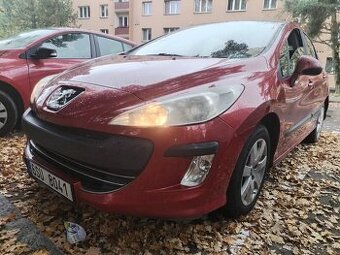 Peugeot 308 1.4 benzín top stav bez koroze