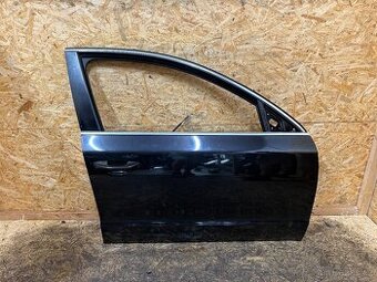 PRAVÉ PŘEDNÍ DVEŘE ŠKODA SUPERB 2 9910 / LF9R
