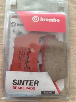 Zadní brzdové destičky Brembo - 1