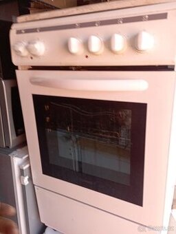 Prodám el.sporak 4 plotýnky