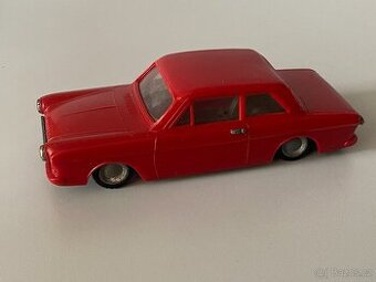 hračky staré hračky auto autíčko retro hračka na setrvačník