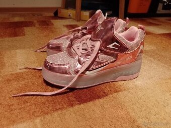 Kolečkové boty, svítící - vel. 37