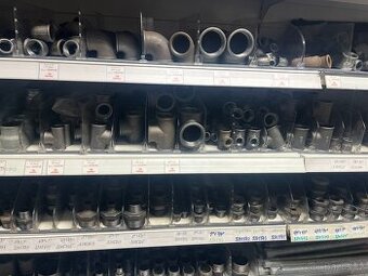 prodám černé tvarovky