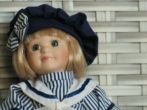 Porcelánová panenka - malá modrá