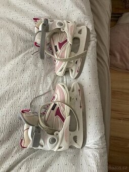 dívčí lední brusle