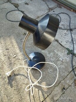 Retro lampička a ventilátor