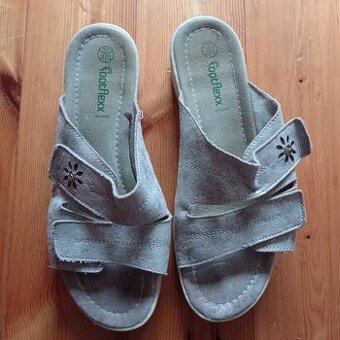 DÁMSKÉ KOŽENÉ PANTOFLE, VEL.41