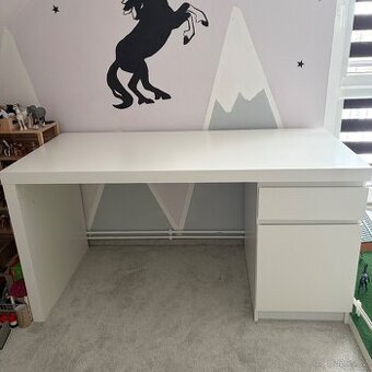psací stůl Ikea Malm