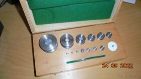 Sada laboratorního závaží...