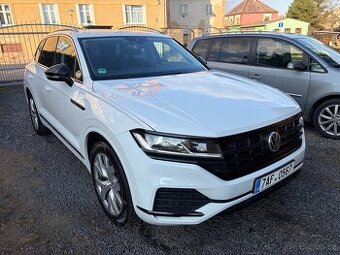 VW Touareg 3.0TDI V6 210kw ČR Elegance