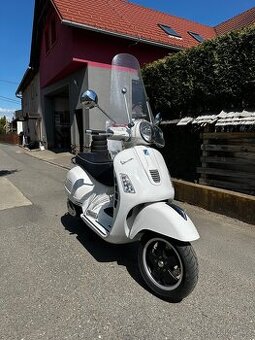 Piaggio Vespa 300GTS