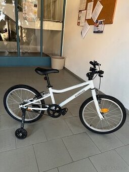 Prodám dětské kolo 16” i se stabilizačními kolečky v ceně