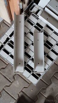 plechový učko držák