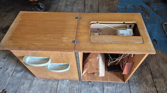 Šicí stroj, plně funkční