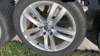 Volkswagen Passat R18 / zimní sada / Superb/5x112/ 245/45R18