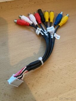 20 PIN konektor pro autorádia - 9 RCA